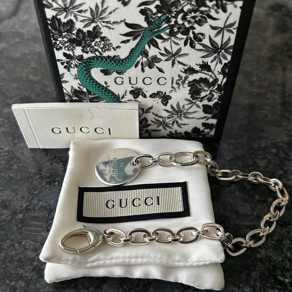️Gucci Trademark Logo Round 925 Sterling Silver Charm Bracelet